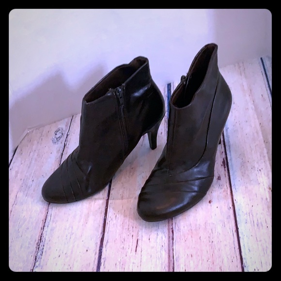 Unlisted Shoes - Chocolate brown unlisted booties